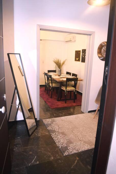 Lovely,Central, Spacious 2-Bedrooms Apartment Pireusz Kültér fotó