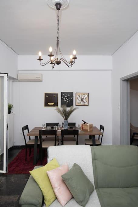 Lovely,Central, Spacious 2-Bedrooms Apartment Pireusz Kültér fotó