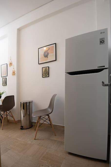Lovely,Central, Spacious 2-Bedrooms Apartment Pireusz Kültér fotó