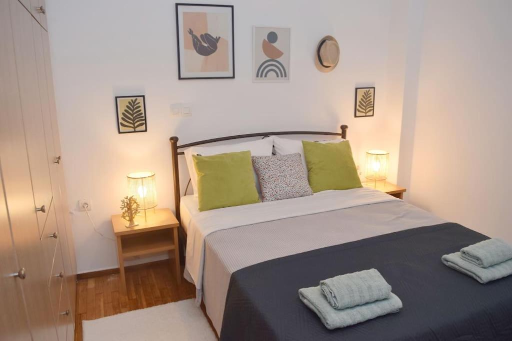 Lovely,Central, Spacious 2-Bedrooms Apartment Pireusz Kültér fotó