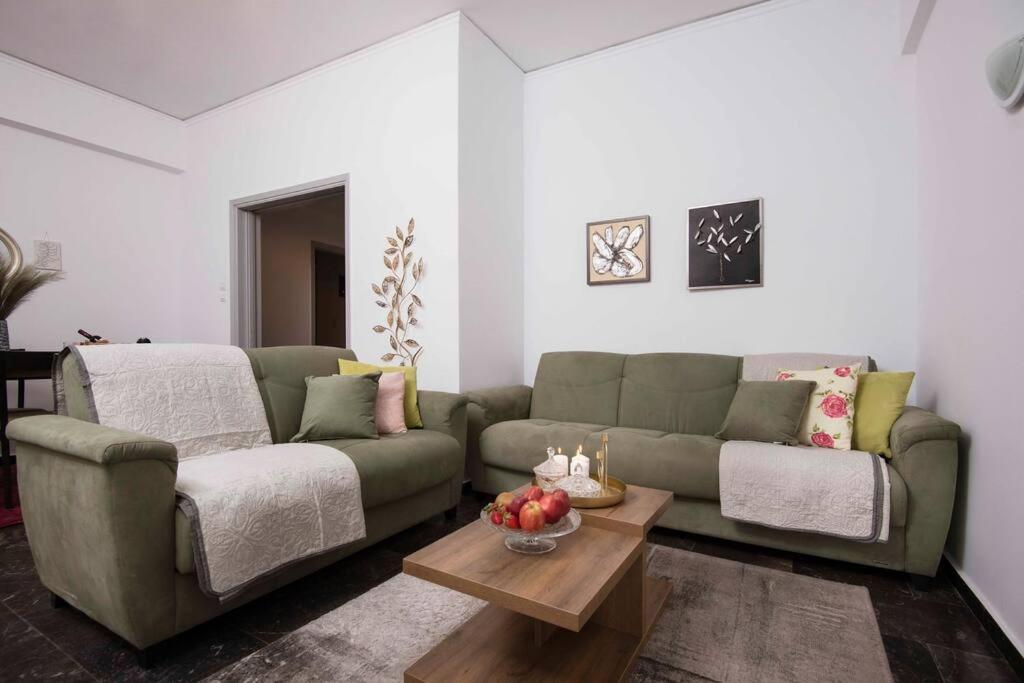 Lovely,Central, Spacious 2-Bedrooms Apartment Pireusz Kültér fotó