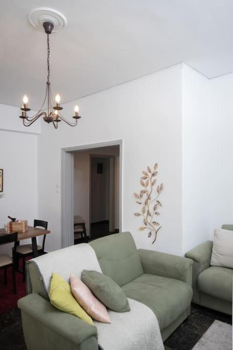 Lovely,Central, Spacious 2-Bedrooms Apartment Pireusz Kültér fotó