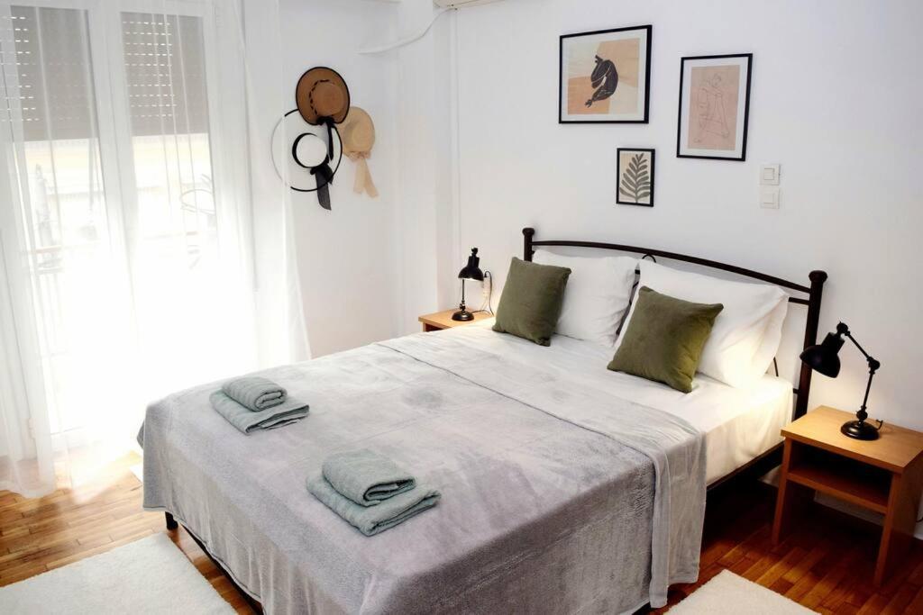 Lovely,Central, Spacious 2-Bedrooms Apartment Pireusz Kültér fotó